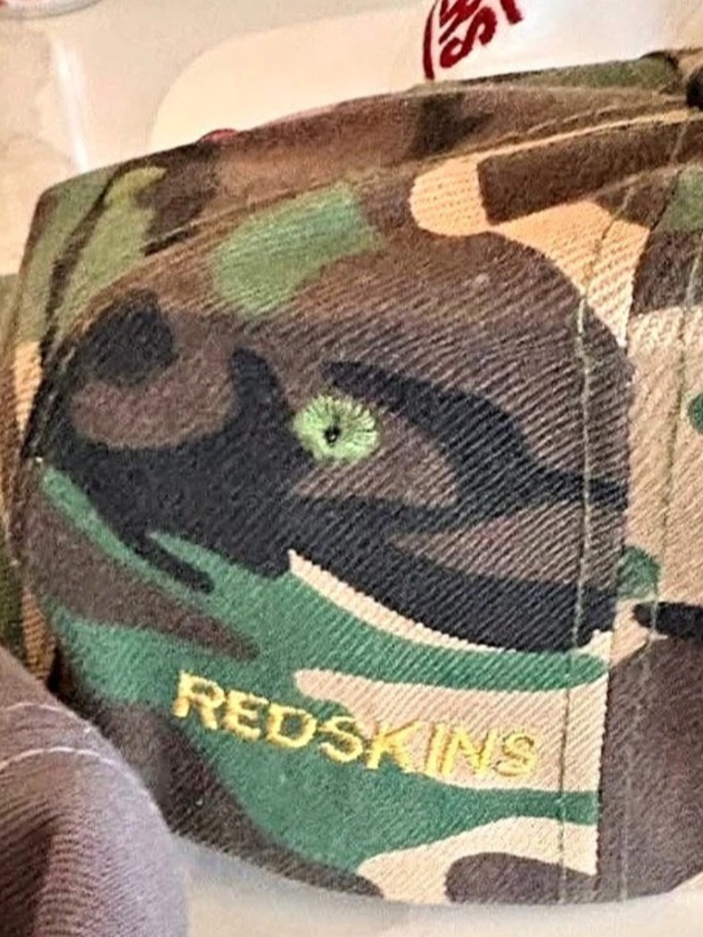 Washington Redskins Camo Hat - Picture 3 of 3
